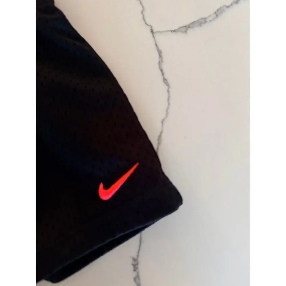 NIKE Kids Girl's Classic Mesh Shorts Black 6X